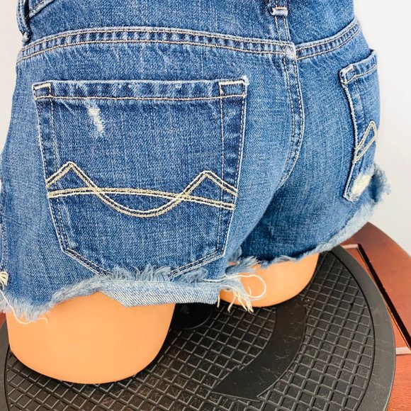 Mossimo Fringed Hem Jean Shorts 9 - Picture 7 of 8